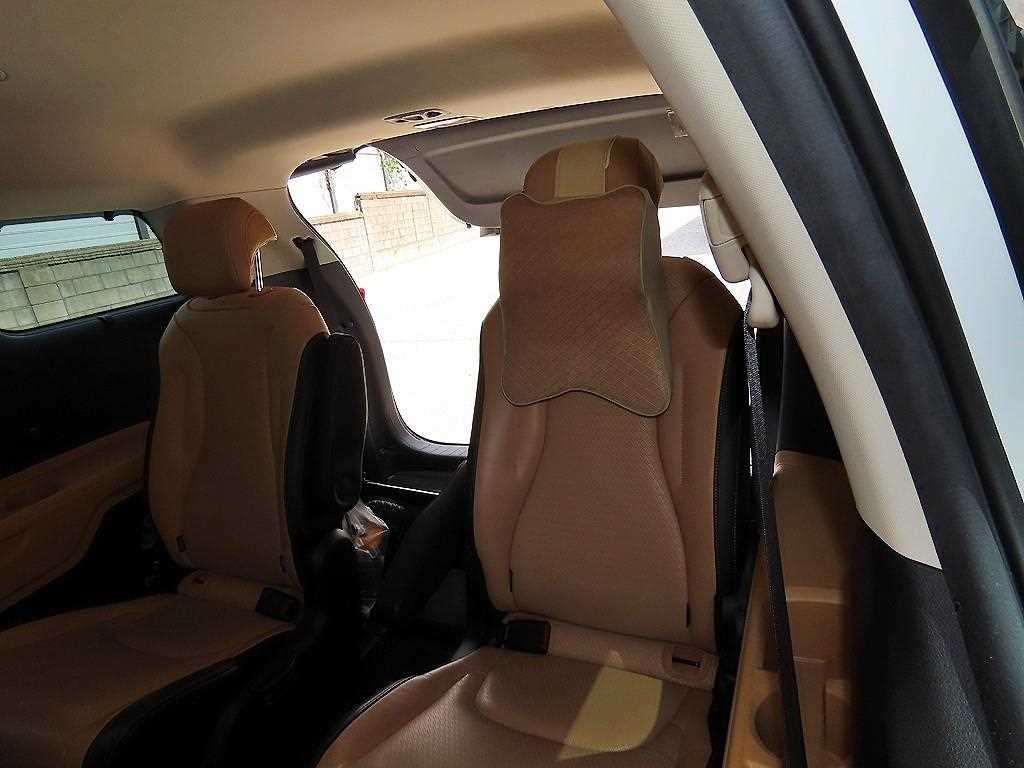 KIA Carnival - Vista 7