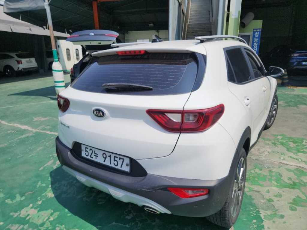 KIA Stonic - Vista 4
