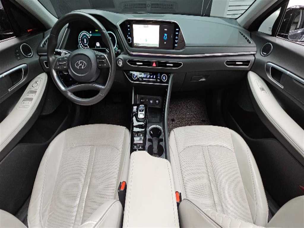HYUNDAI Sonata - Vista 7