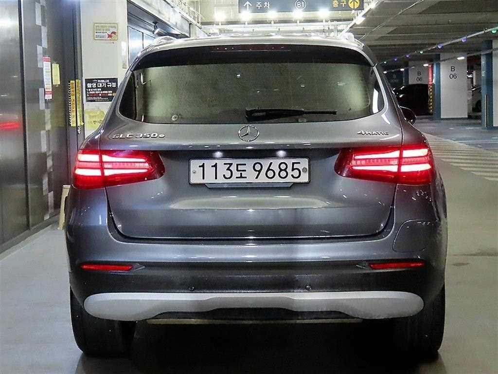 Mercedes Benz GLC Class - Vista 5