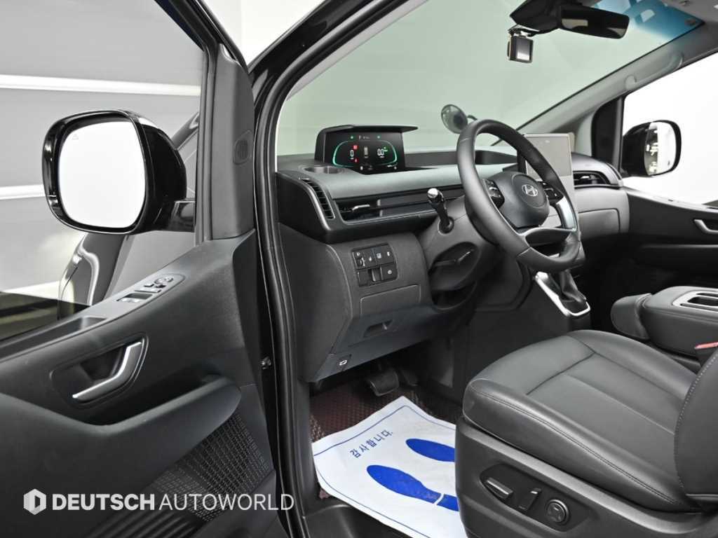 HYUNDAI Staria - Vista 11