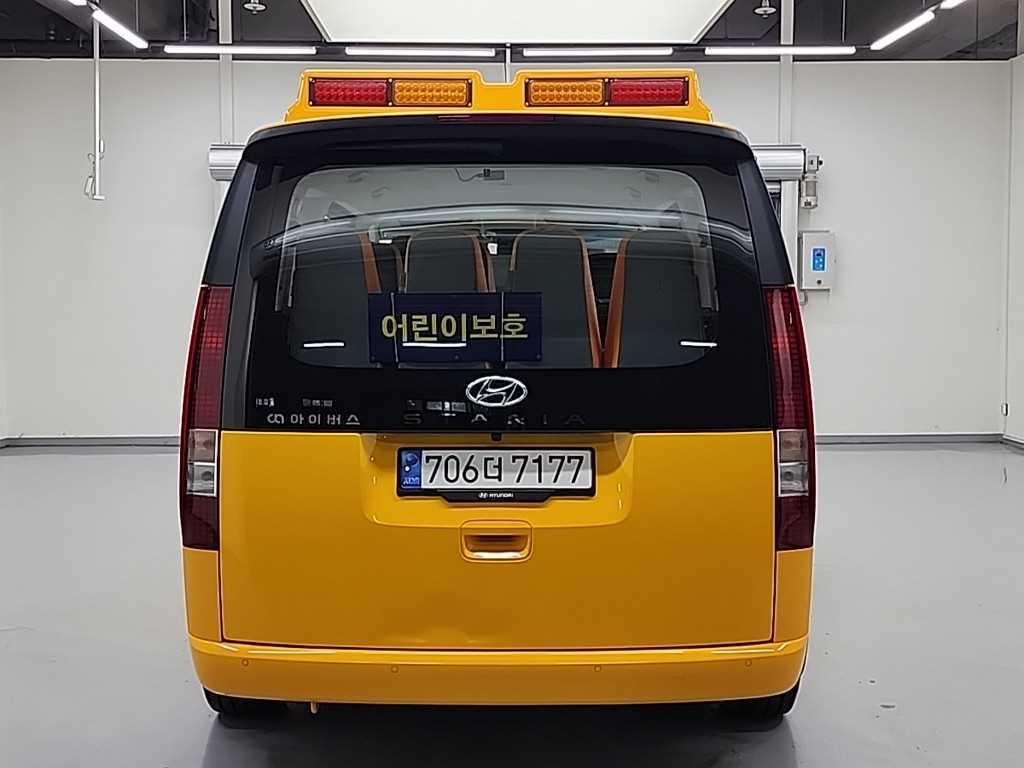 HYUNDAI Staria - Vista 3