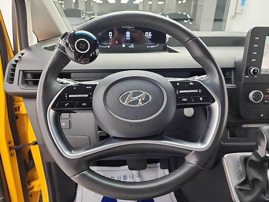 HYUNDAI Staria - Vista 9