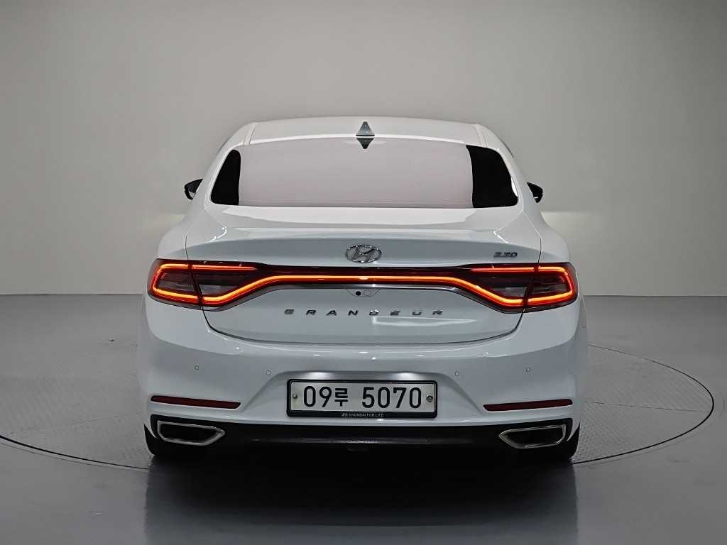 HYUNDAI Grandeur - Vista 3