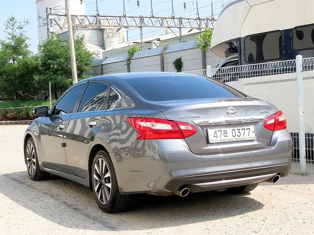 Nissan Altima - Vista 3