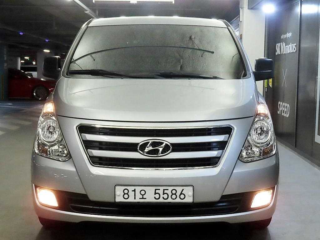 HYUNDAI Starex 2017 Gris - Importación desde Corea - HF Imports Iquique - Foto 1