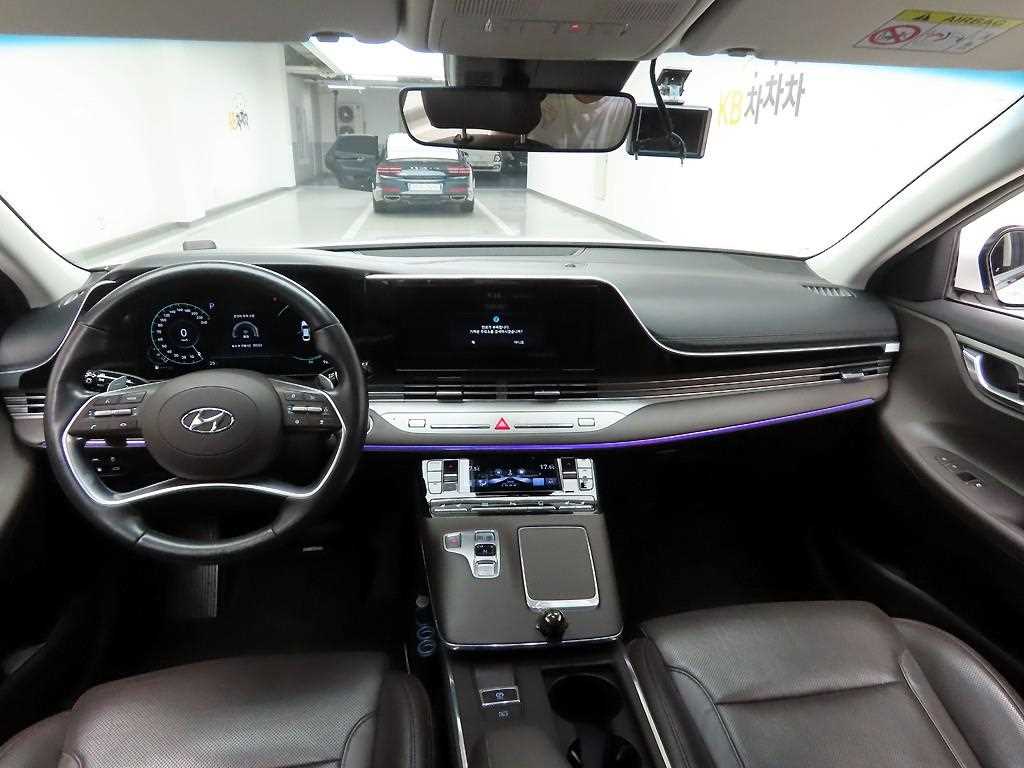 HYUNDAI Grandeur - Vista 7