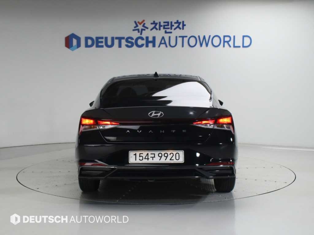 HYUNDAI Avante - Vista 5