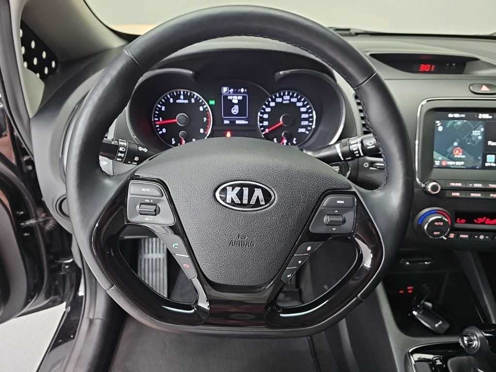 KIA K3 - Vista 9
