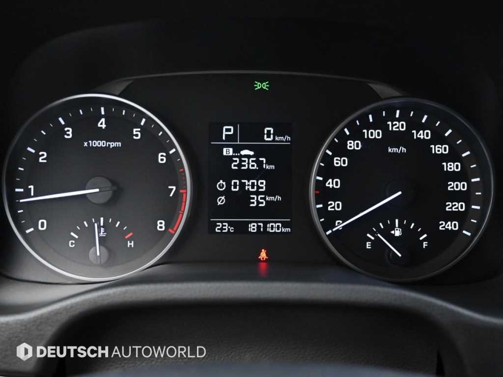 HYUNDAI Avante - Vista 8