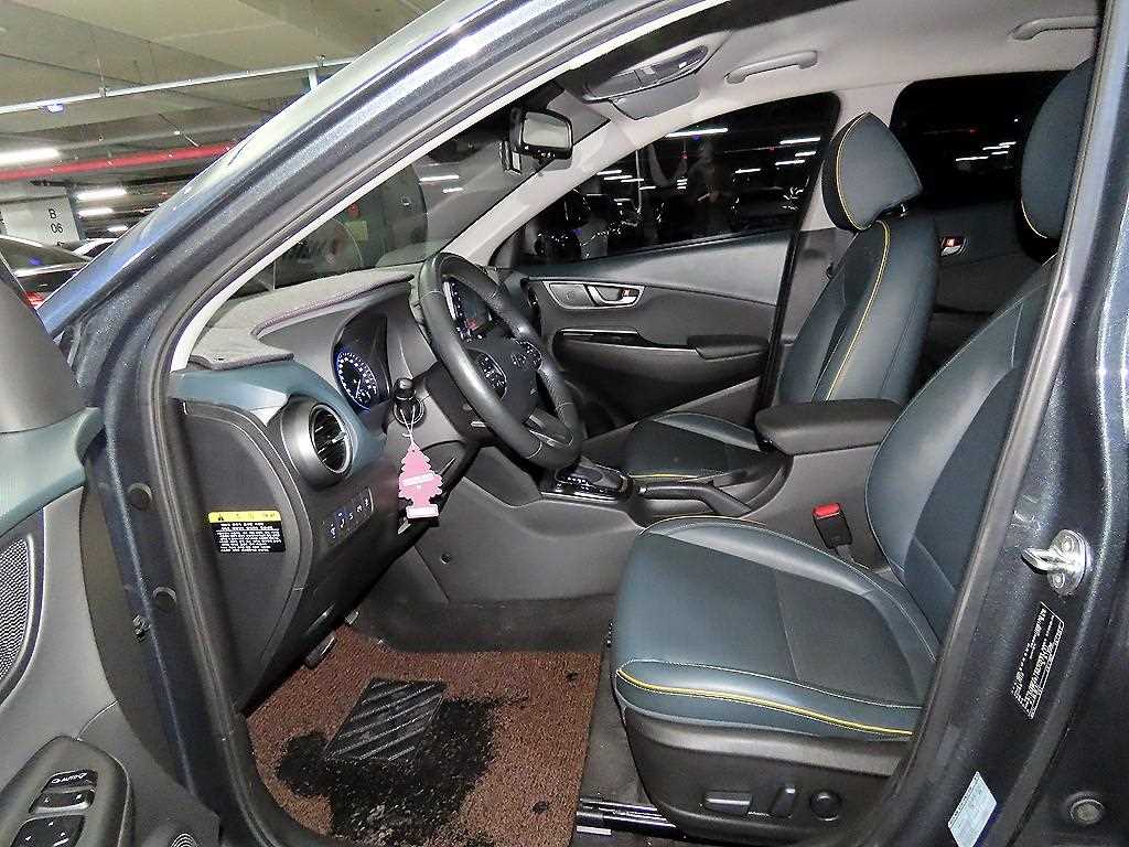 HYUNDAI Kona - Vista 6
