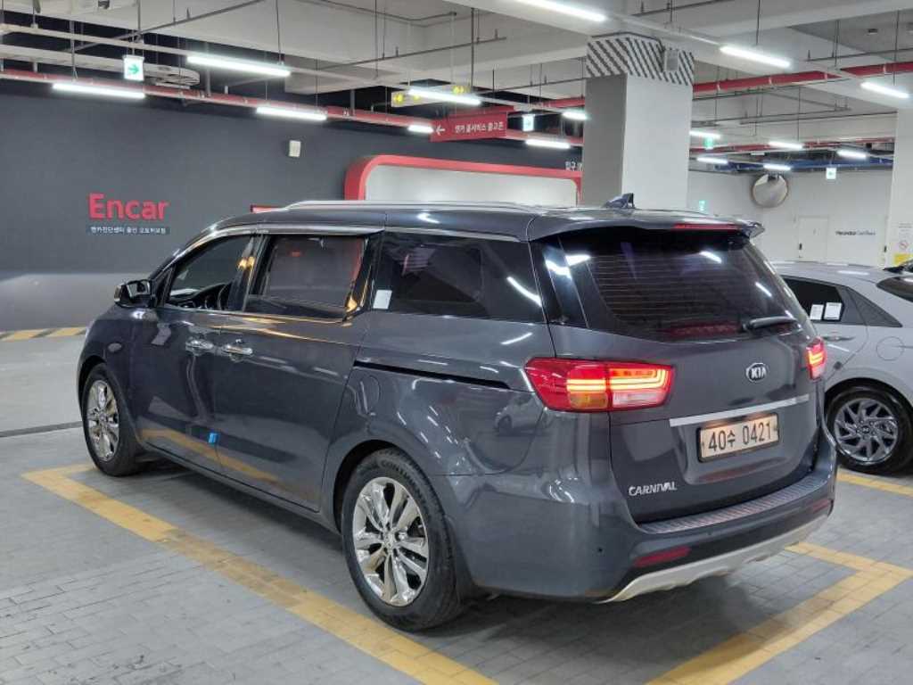 KIA Carnival - Vista 2