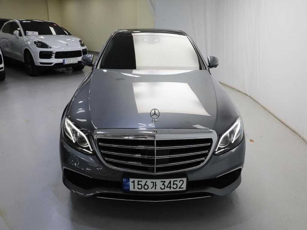 Mercedes Benz E class 2020 Gris - Importación desde Corea - HF Imports Iquique - Foto 1