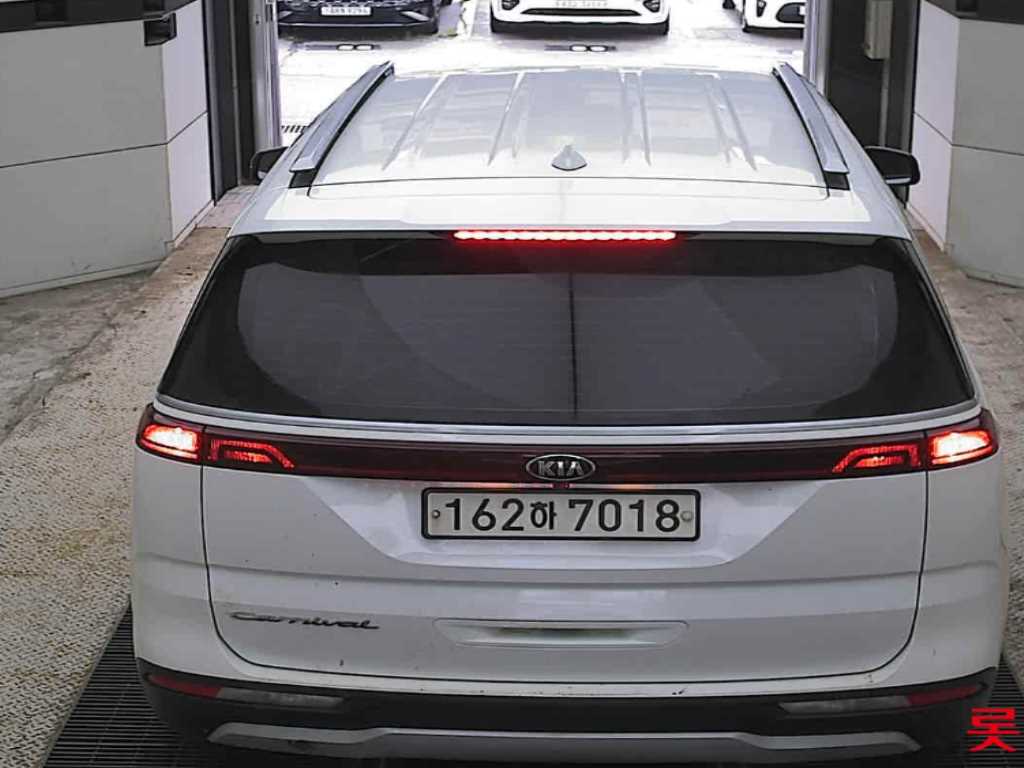 KIA Carnival - Vista 3