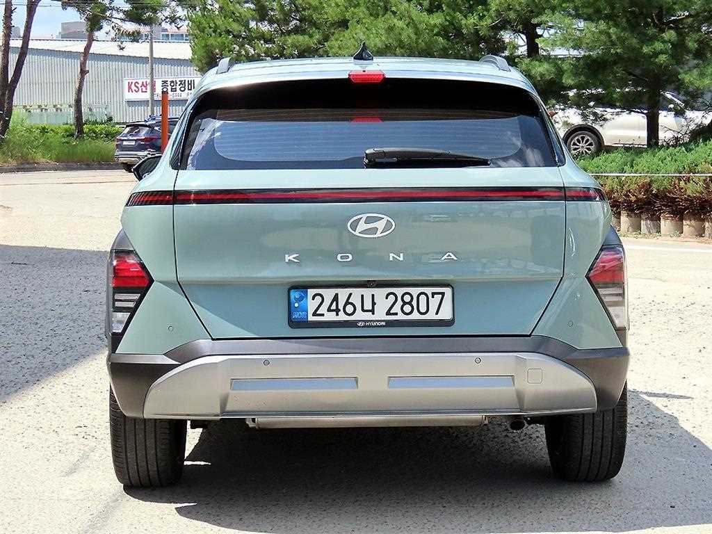 HYUNDAI Kona - Vista 4