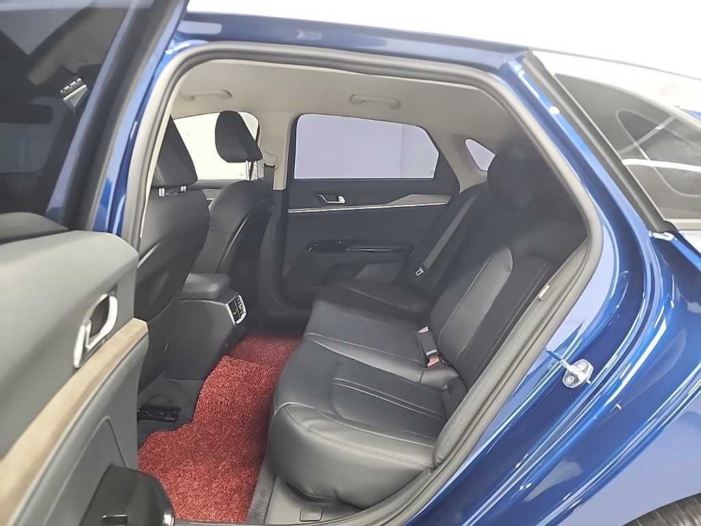 KIA K5 - Vista 12