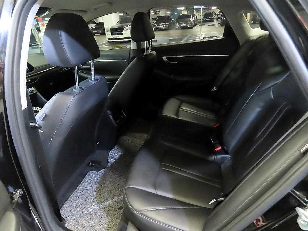 HYUNDAI Sonata - Vista 9