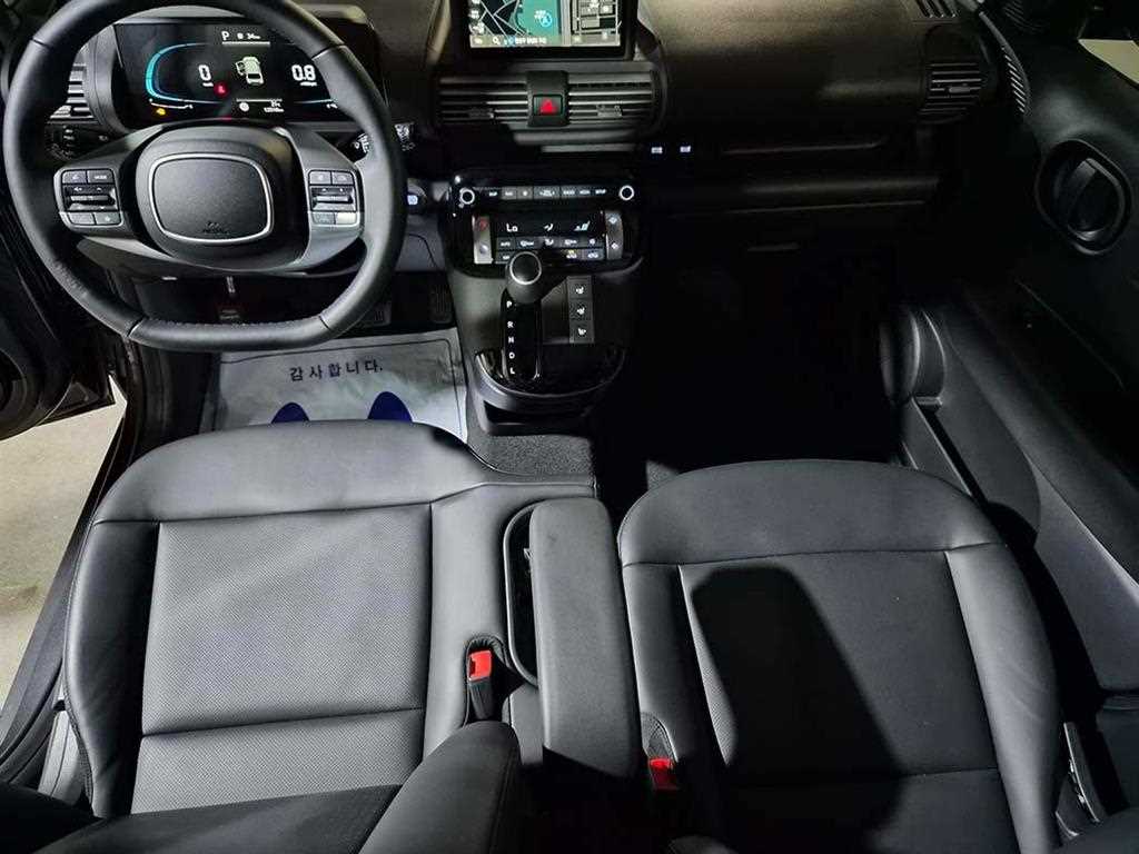 HYUNDAI Casper - Vista 10