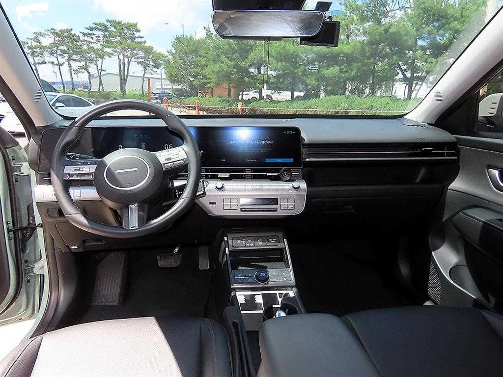 HYUNDAI Kona - Vista 7