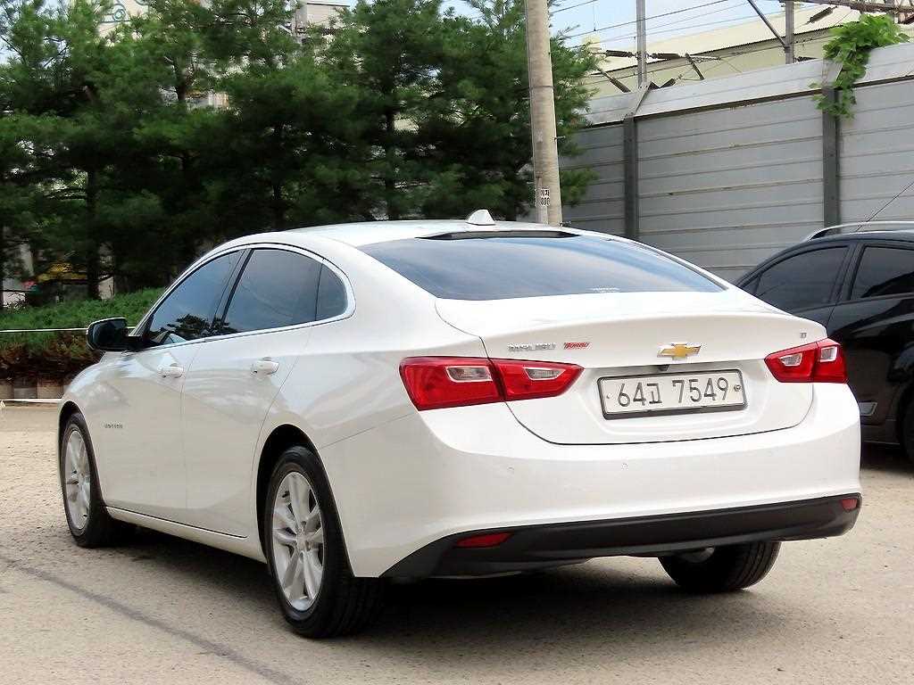 Chevrolet Malibu - Vista 3