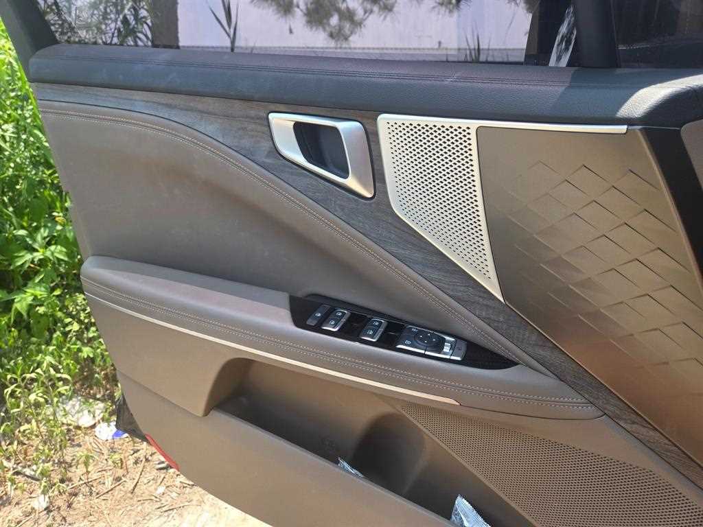 KIA K8 - Vista 5