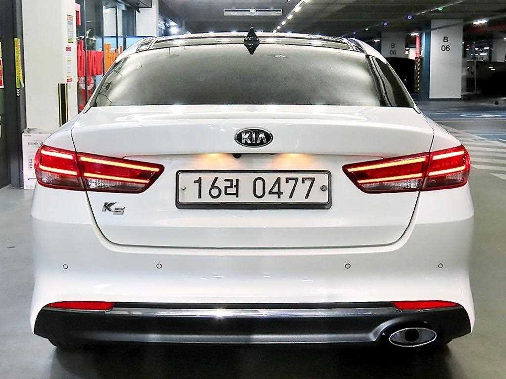 KIA K5 - Vista 5