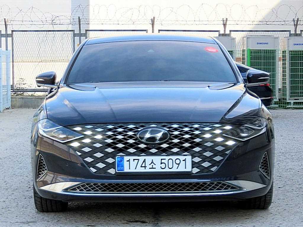HYUNDAI Grandeur - Vista 2
