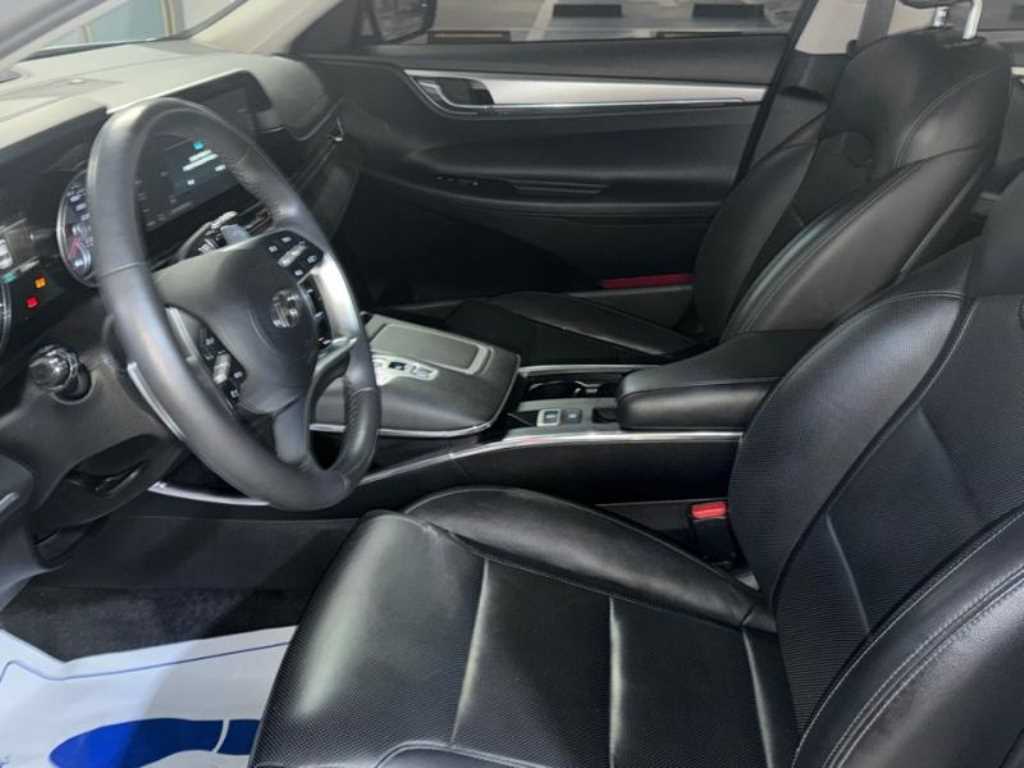 HYUNDAI Grandeur - Vista 6