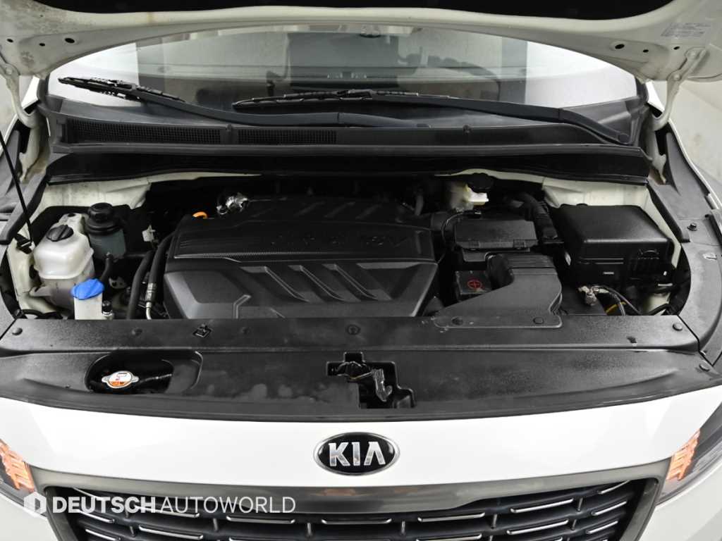 KIA Carnival - Vista 6