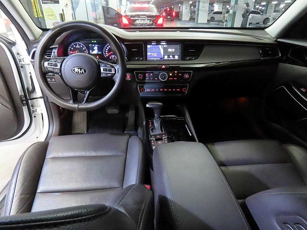 KIA K7 - Vista 10
