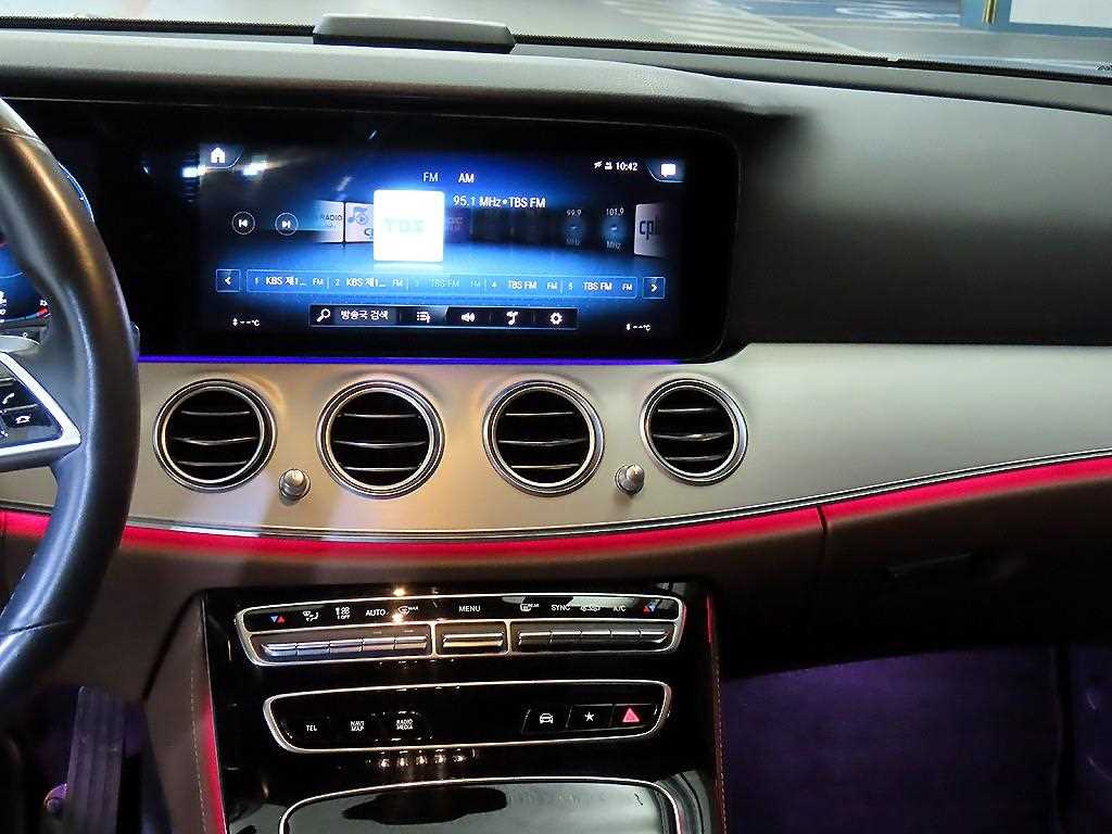 Mercedes Benz E class - Vista 11