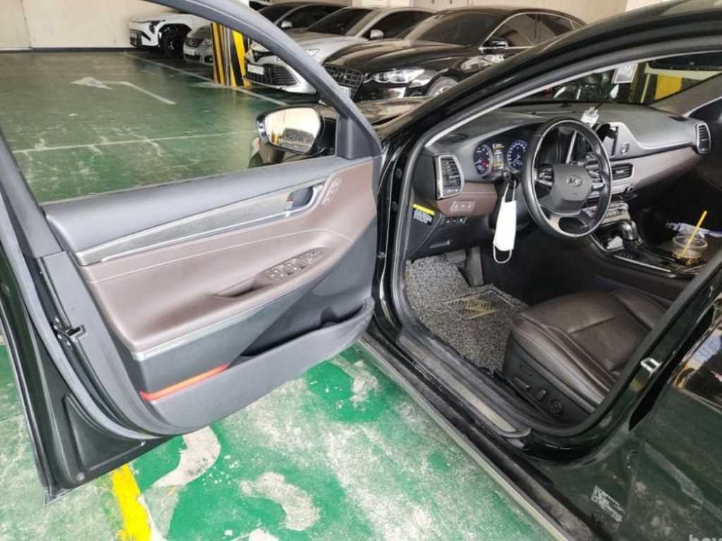 HYUNDAI Grandeur - Vista 5