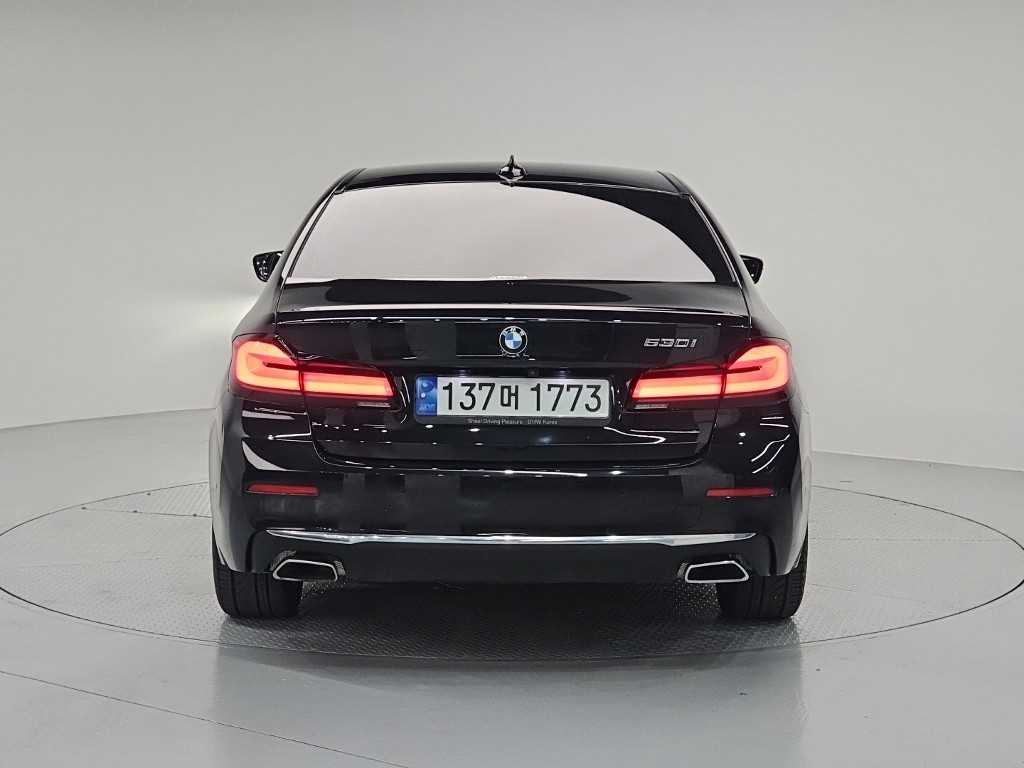 BMW 5 Series - Vista 3