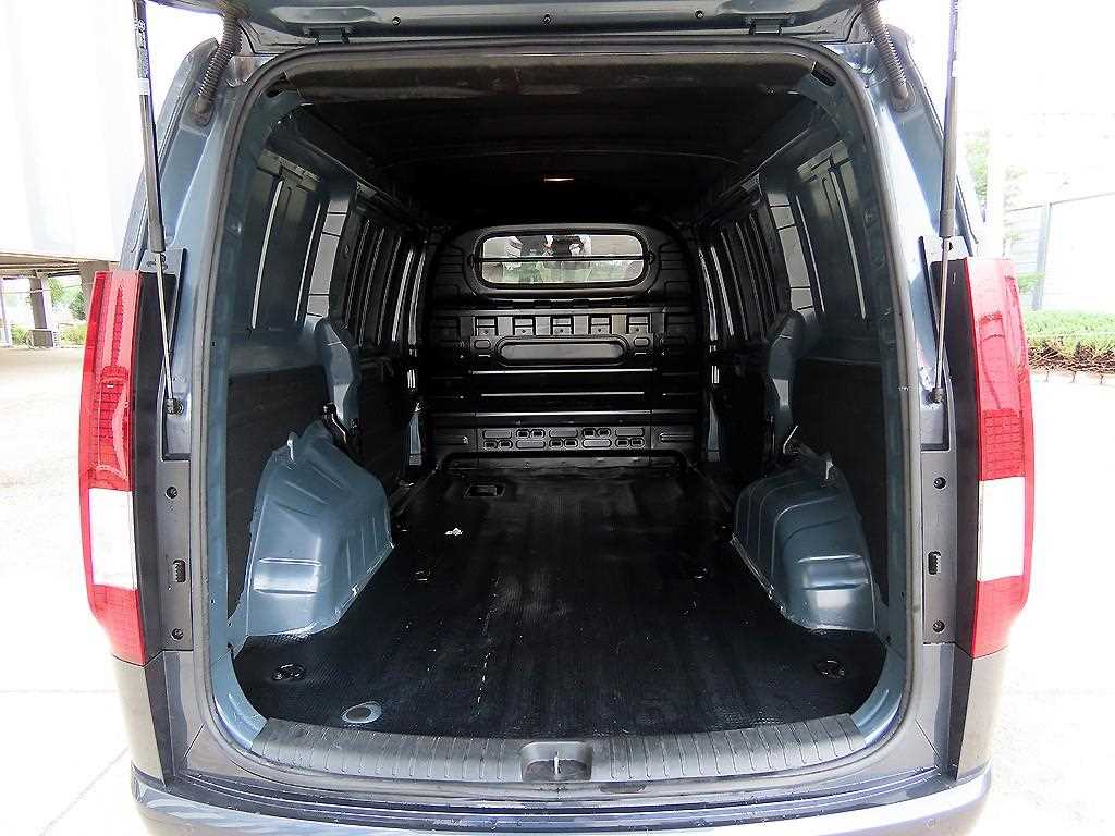 HYUNDAI Staria 2023 Negro - Importación desde Corea - HF Imports Iquique - Foto 17
