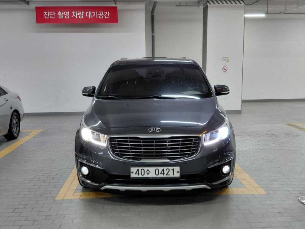 KIA Carnival - Vista 3