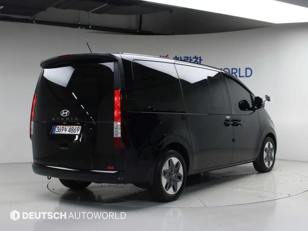 HYUNDAI Staria - Vista 3