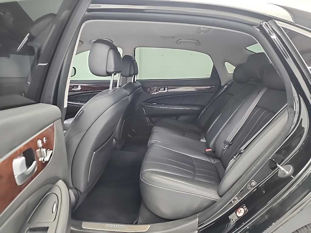 HYUNDAI Equus - Vista 12