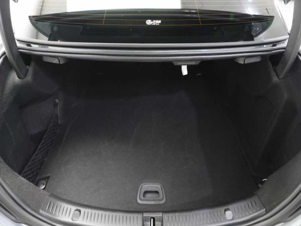 Mercedes Benz E class - Vista 10