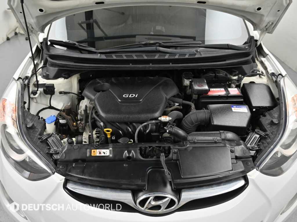 HYUNDAI Avante - Vista 6