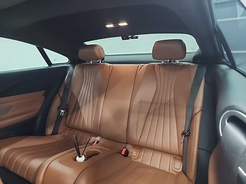 Mercedes Benz E class - Vista 12