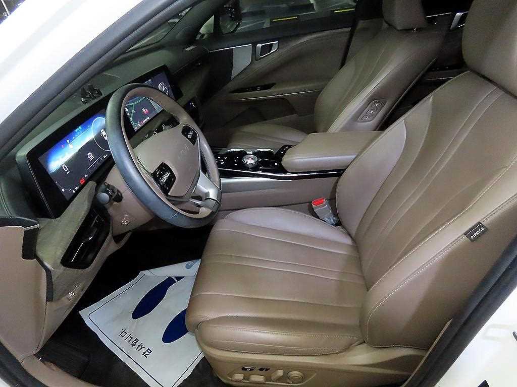 KIA K8 - Vista 6