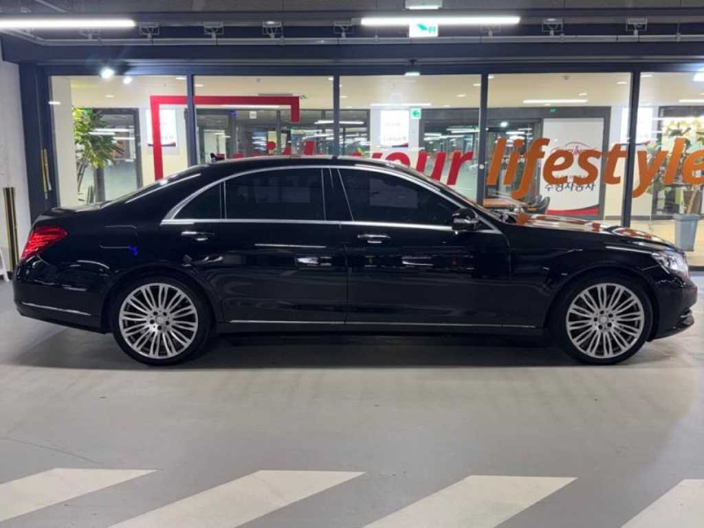 Mercedes Benz S Class - Vista 3