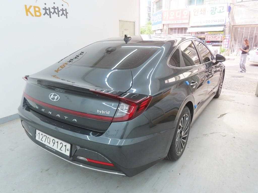 HYUNDAI Sonata - Vista 3