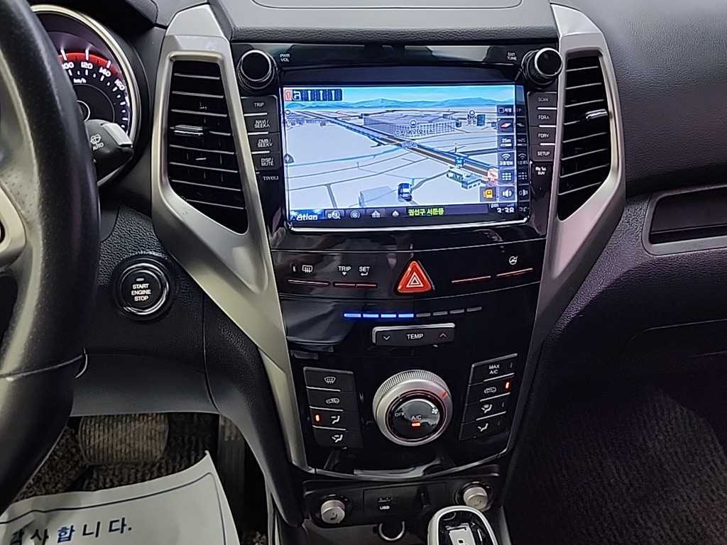 Ssangyong Tivoli - Vista 10