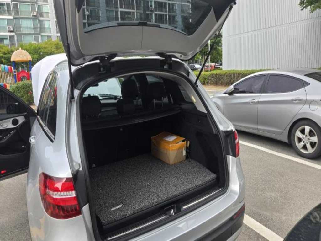 Mercedes Benz GLC Class - Vista 10