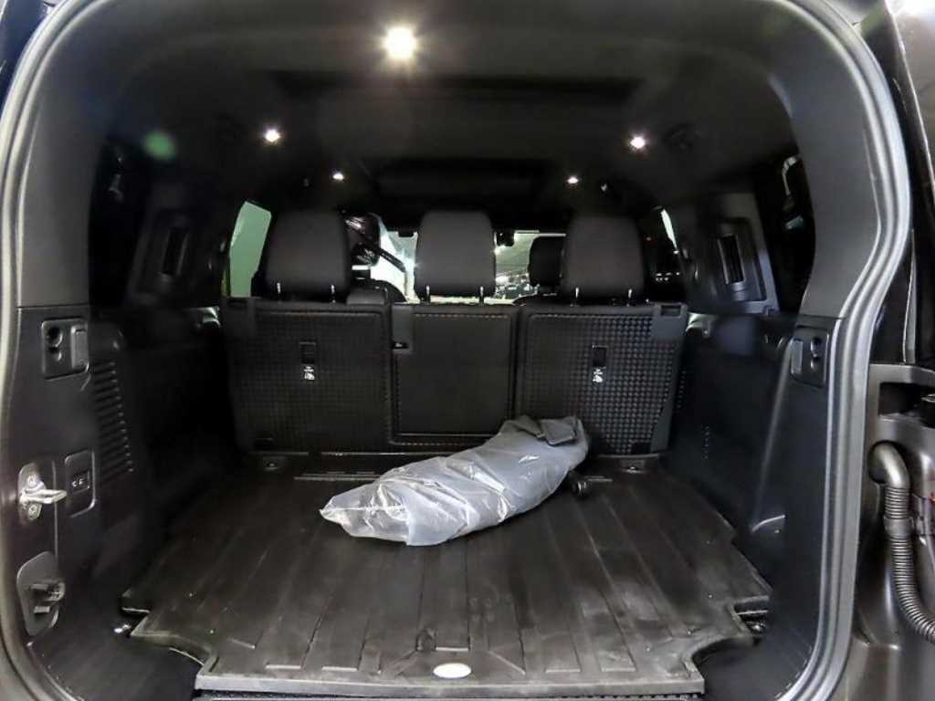 Land Rover Defender 2025 Negro - Importación desde Corea - HF Imports Iquique - Foto 18
