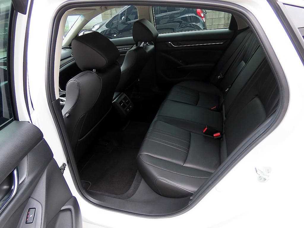 Honda Accord - Vista 6