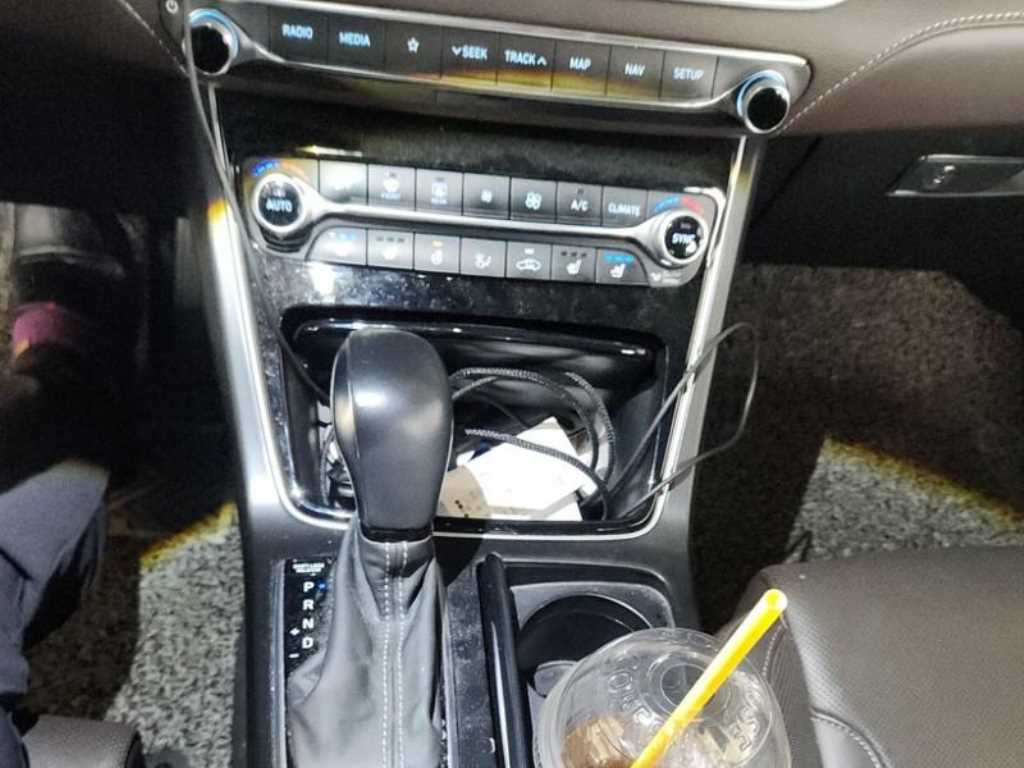 HYUNDAI Grandeur - Vista 12