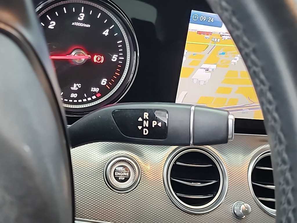Mercedes Benz E class - Vista 9