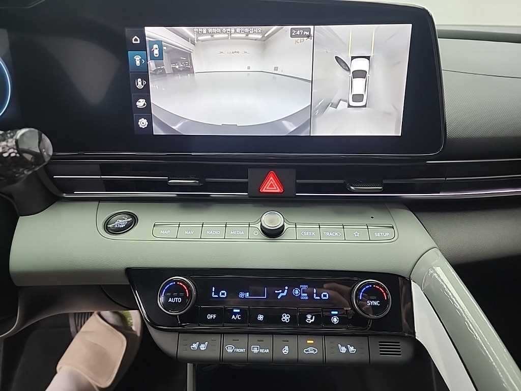 HYUNDAI Avante - Vista 10